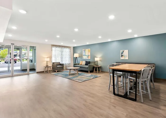 Woodspring Suites Savannah West Chatham Parkway