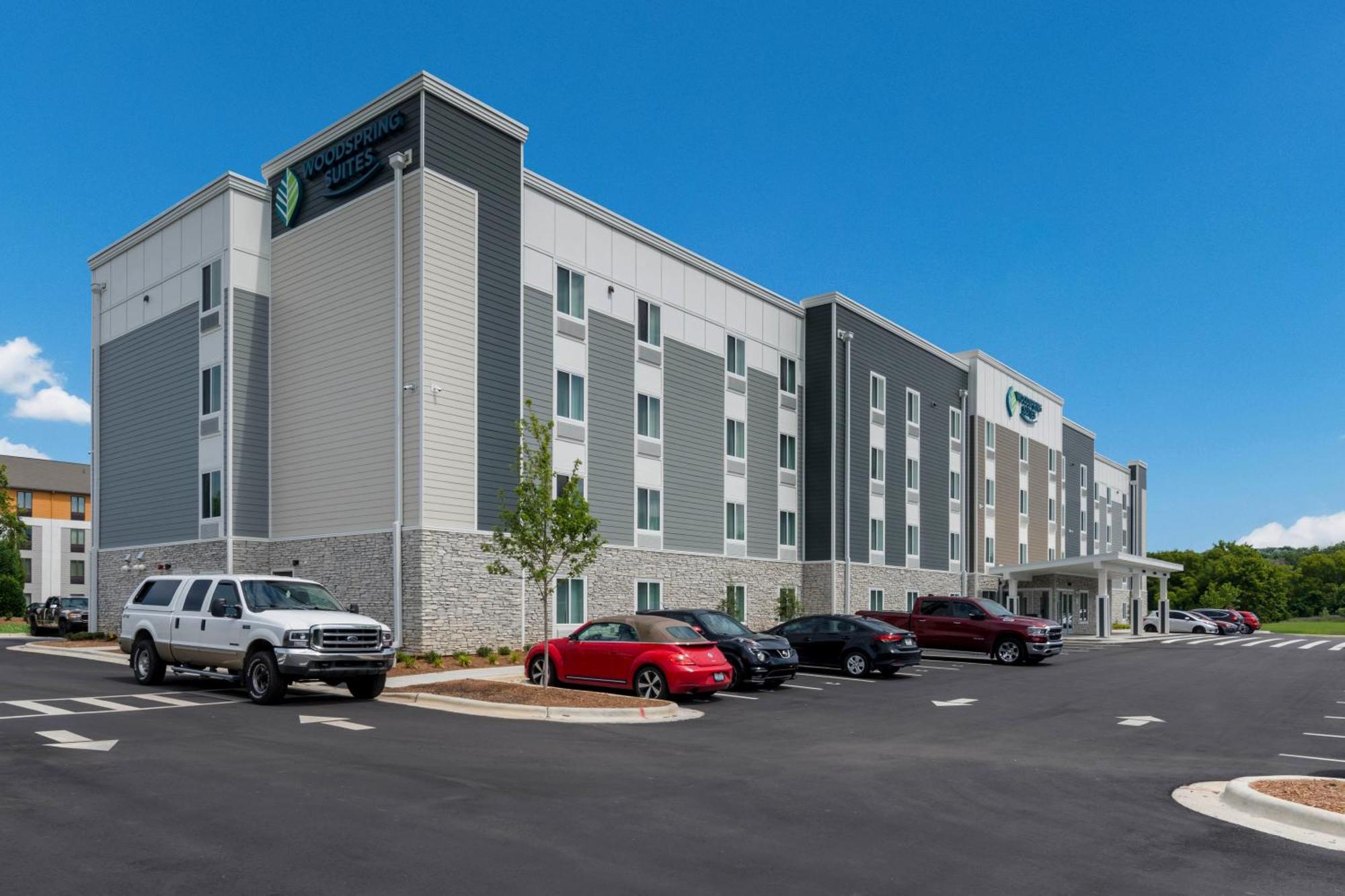 Woodspring West Chatham Parkway Hotel *